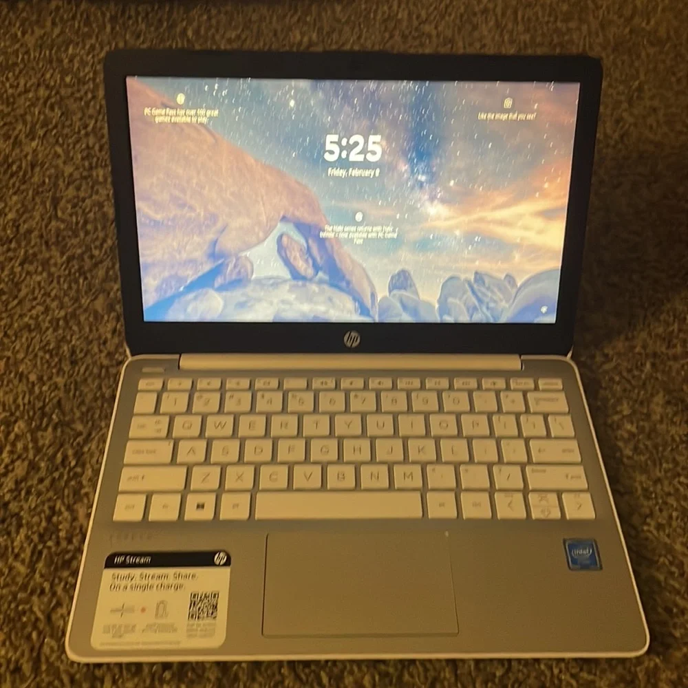 HP white stream laptop
